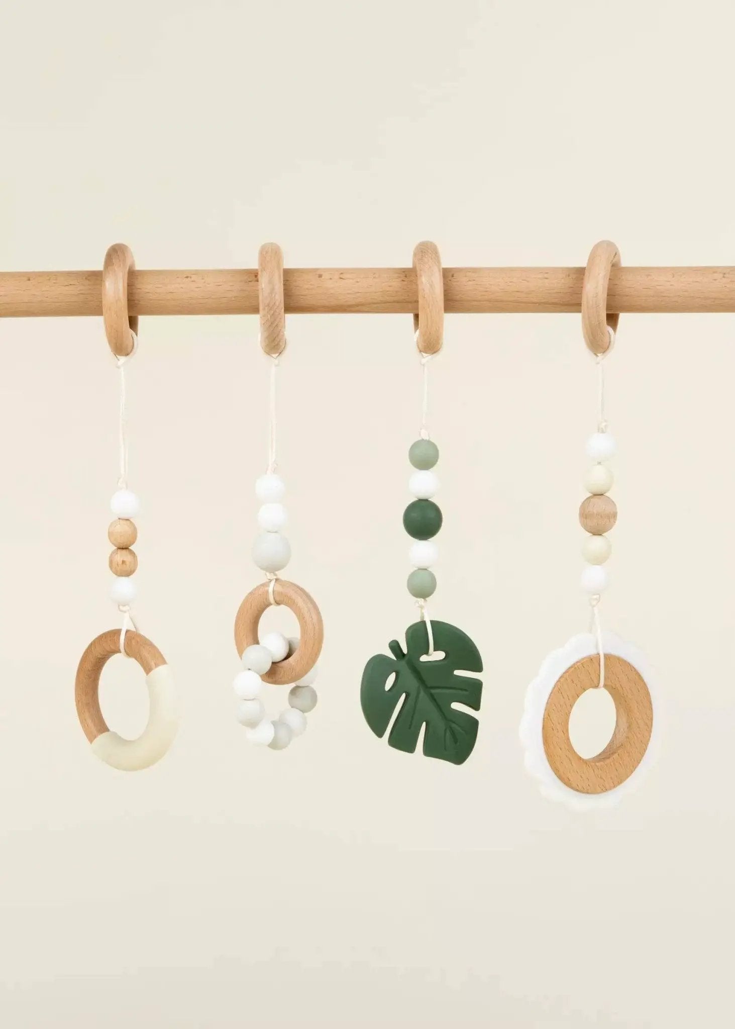 Ensemble de hochets à suspendre en bois et en silicone pour Play Arch (4) - Coco Village by Coco Village