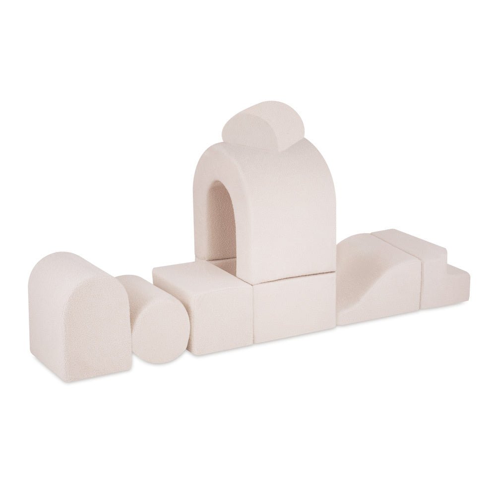 Château de terrain de jeu avec piscine +150 balles (perle, or) – Peau de mouton crème – Plush Nest - myplayground