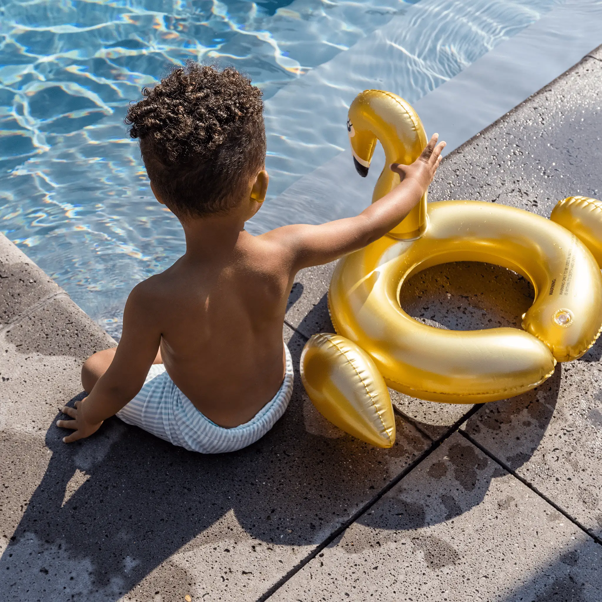Cygne Gonflable - Édition or, accessoire de Natation ( 3 ans et + )- Swim Essentials by Swim Essentials