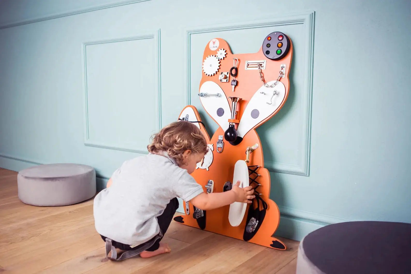 Hubbie the Dreamer Busy Board Fox - Planche sensorielle - Jeu de motricite fine pour enfant (3 ans et +) by FoxyFamily