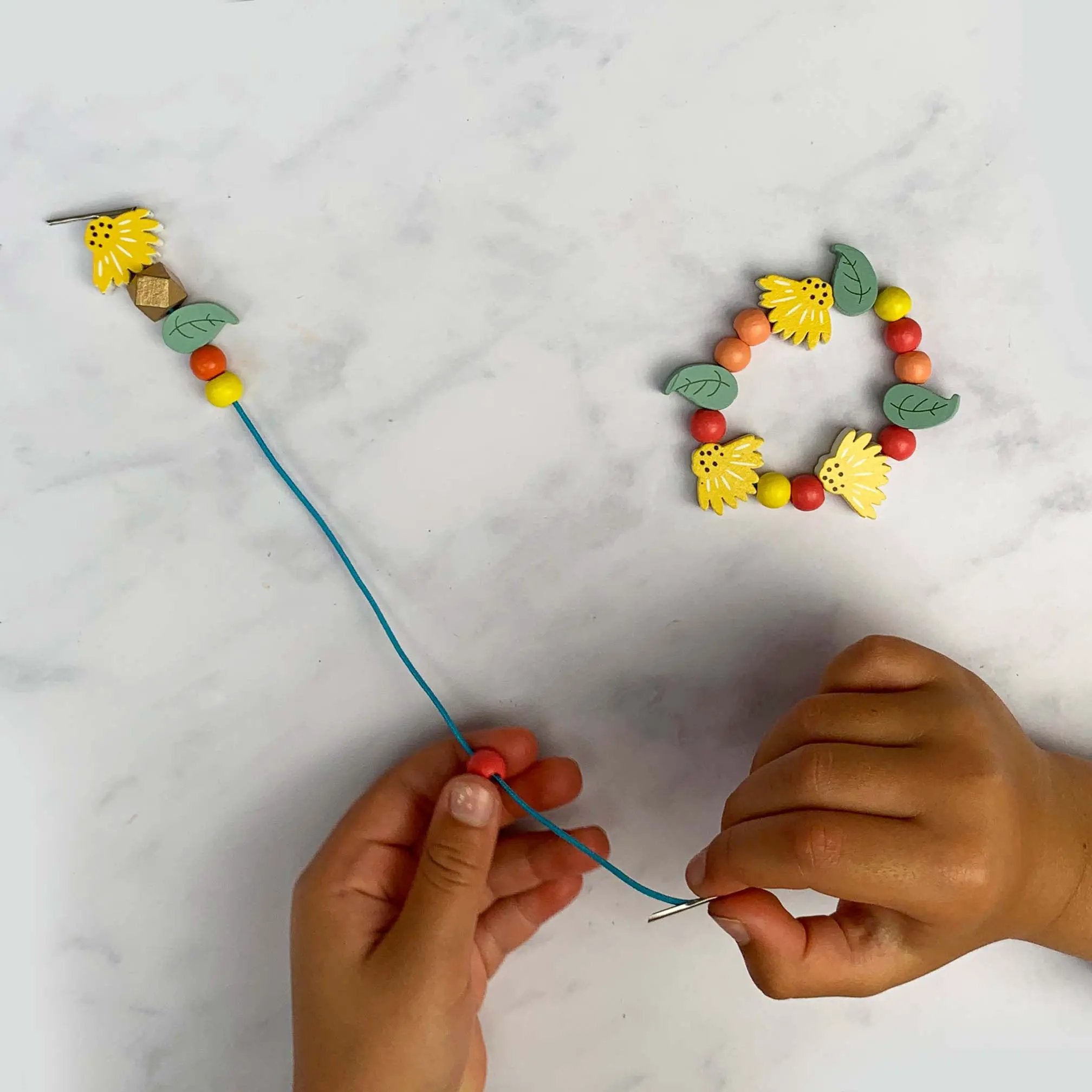 Kit de fabrication de bracelets de festival by Cotton Twist