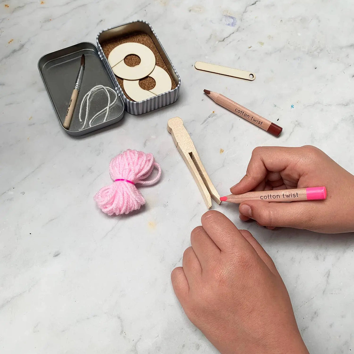 Trousse cadeau pour ballerines à pompons by Cotton Twist
