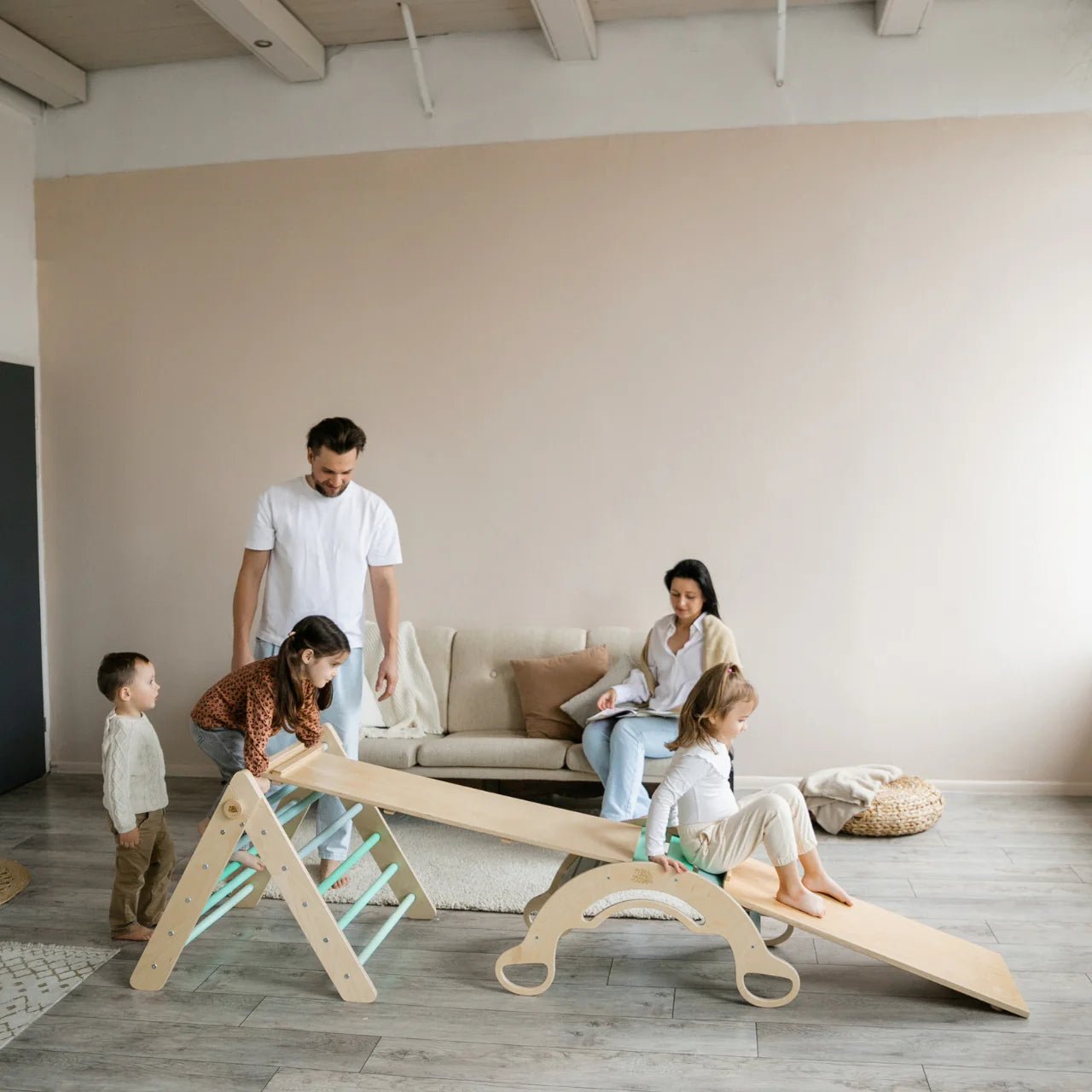 Ensemble triangle pikler + 2 Planches à Double Face + Bascule d’Équilibre - Menthe, bois natura, 12 à 18 mois - BusyKids - myplayground