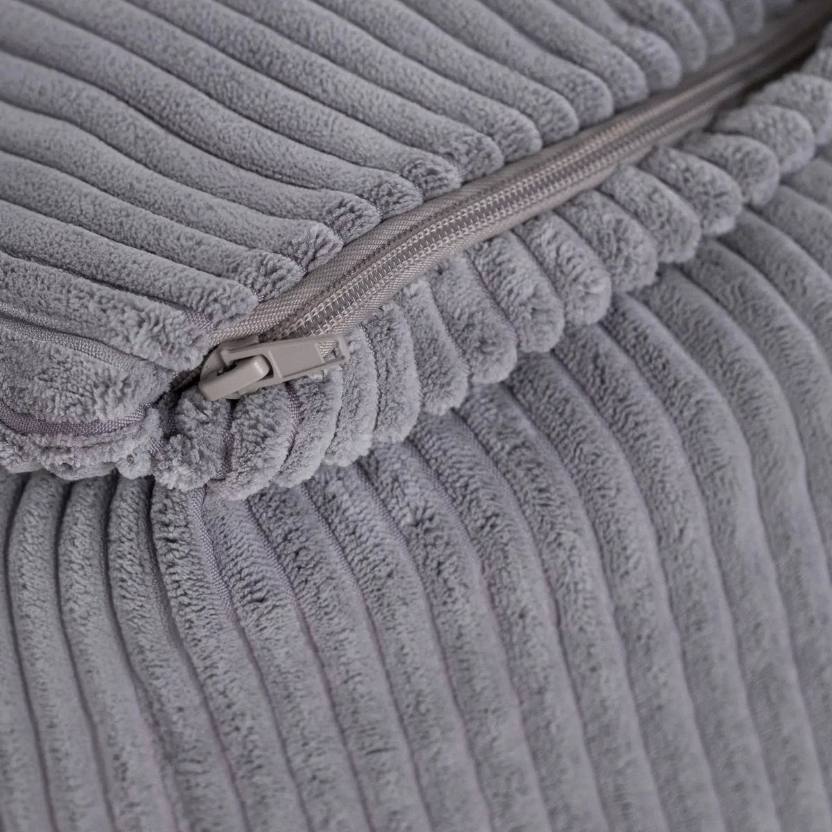Fauteuil carré Puffy - 77x67x50, gris velours côtelé, pouf - Plush Nest by Misioo