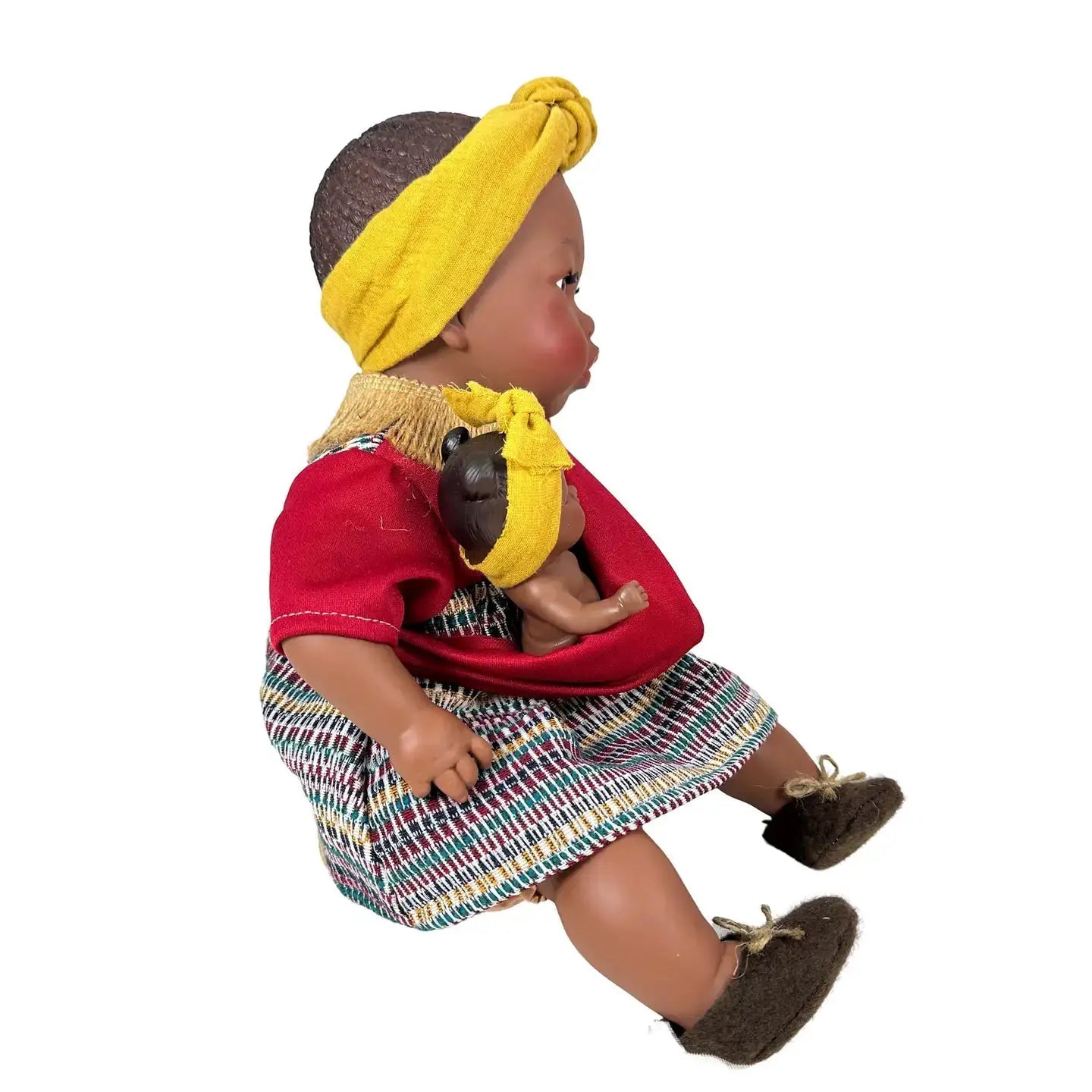 Poupée Alika avec bébé Burgundy by Nines Artesanals d'Onil