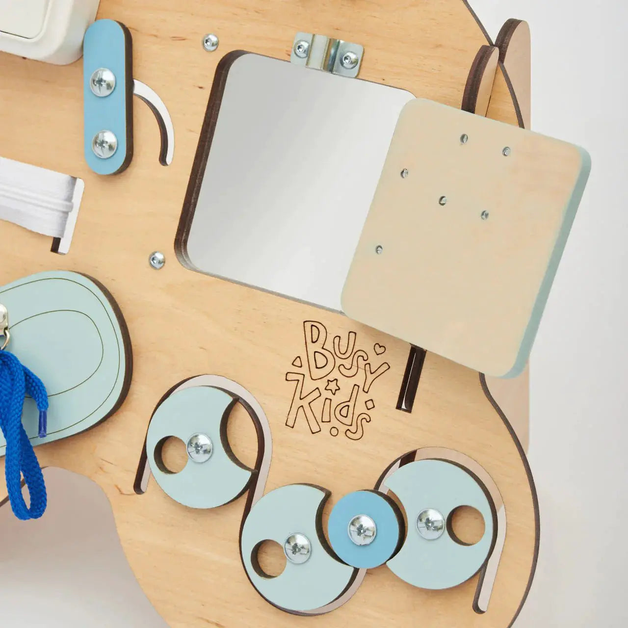 Busy Board « Ourson Curieux » - Bois Natura, 12 mois - BusyKids by BusyKids
