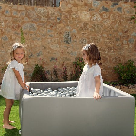 Piscine à balles Carrée - 130x130x50 cm, Gris Clair, Active - Plush Nest by Misioo