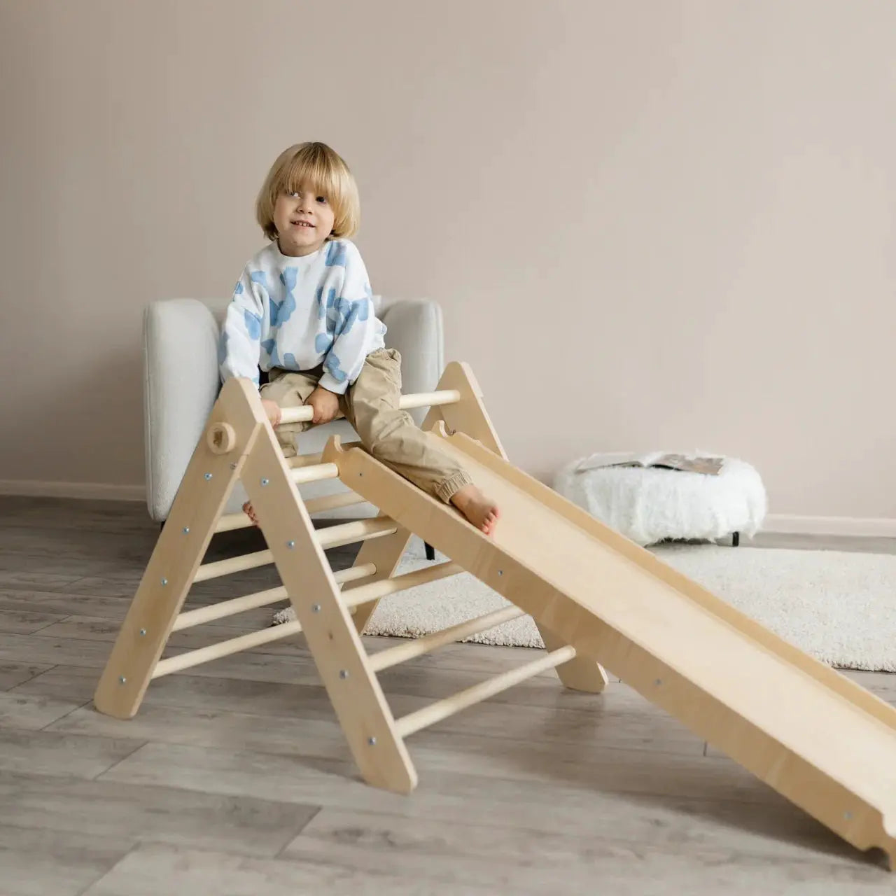 Ensemble triangle de motricité pikler et planche - couleur nature, bois brut, 12 à 18 mois - BusyKids by BusyKids