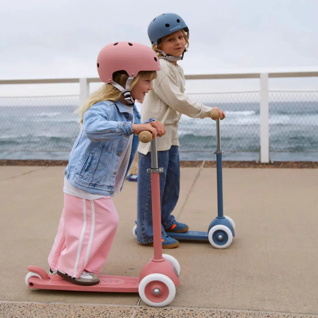 Casque Vélo Enfant – Rose Framboise, dès 3 ans, écologique, léger – Banwood by Banwood