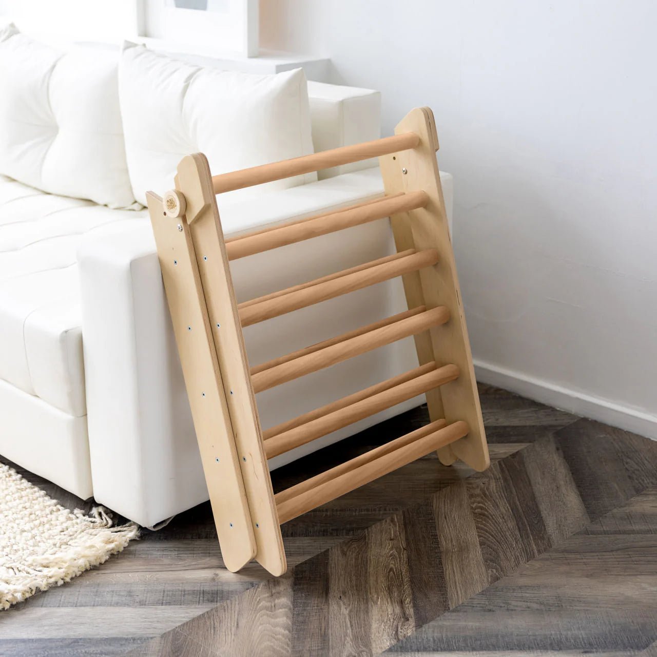 Triangle de Motricité Pikler - couleur Nature, bois brut (non verni), 12 à 18 mois - BusyKids - myplayground