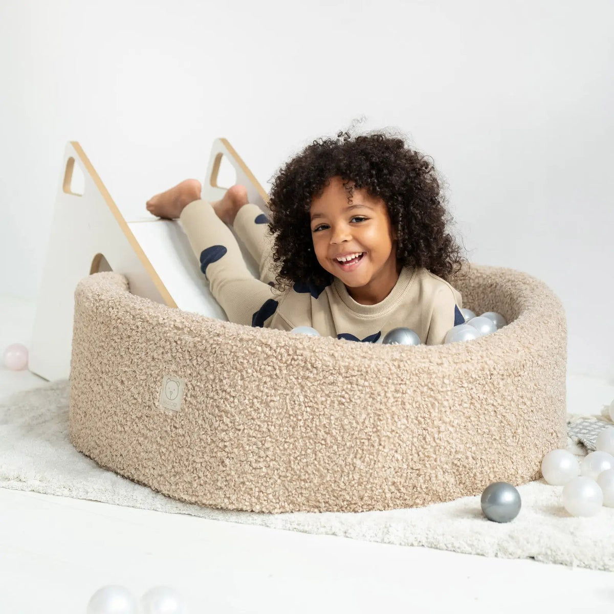 Boule de piscine à balles - 6 cm, lot de 200 pcs : perle, transparentes, argent - Plush Nest - Misioo by Misioo