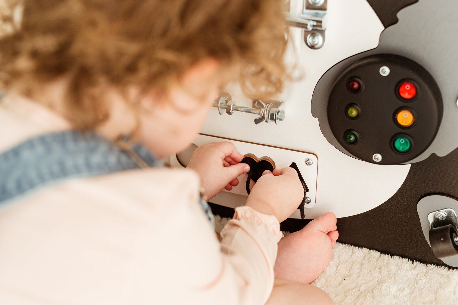 Panda Busy Board - Planche sensorielle - Jeu de motricite fine pour enfant (3 ans et +) - myplayground