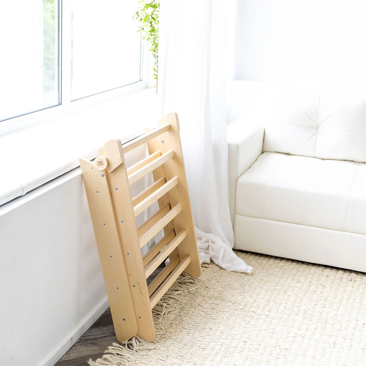 Triangle de Motricité Pikler - couleur Nature, bois natura, 12 à 18 mois - BusyKids - myplayground