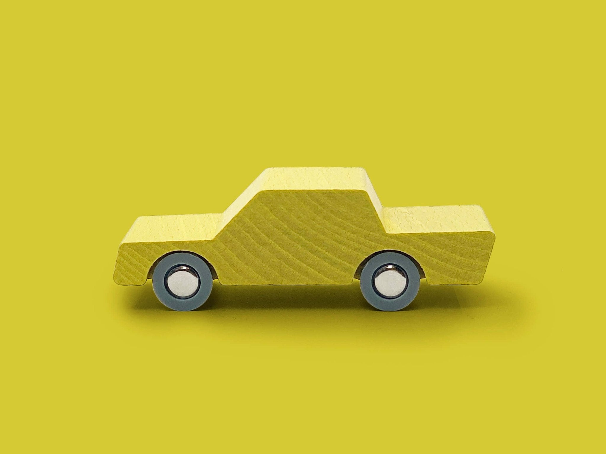 Petite voiture en bois, va - et - vient, jaune - myplayground