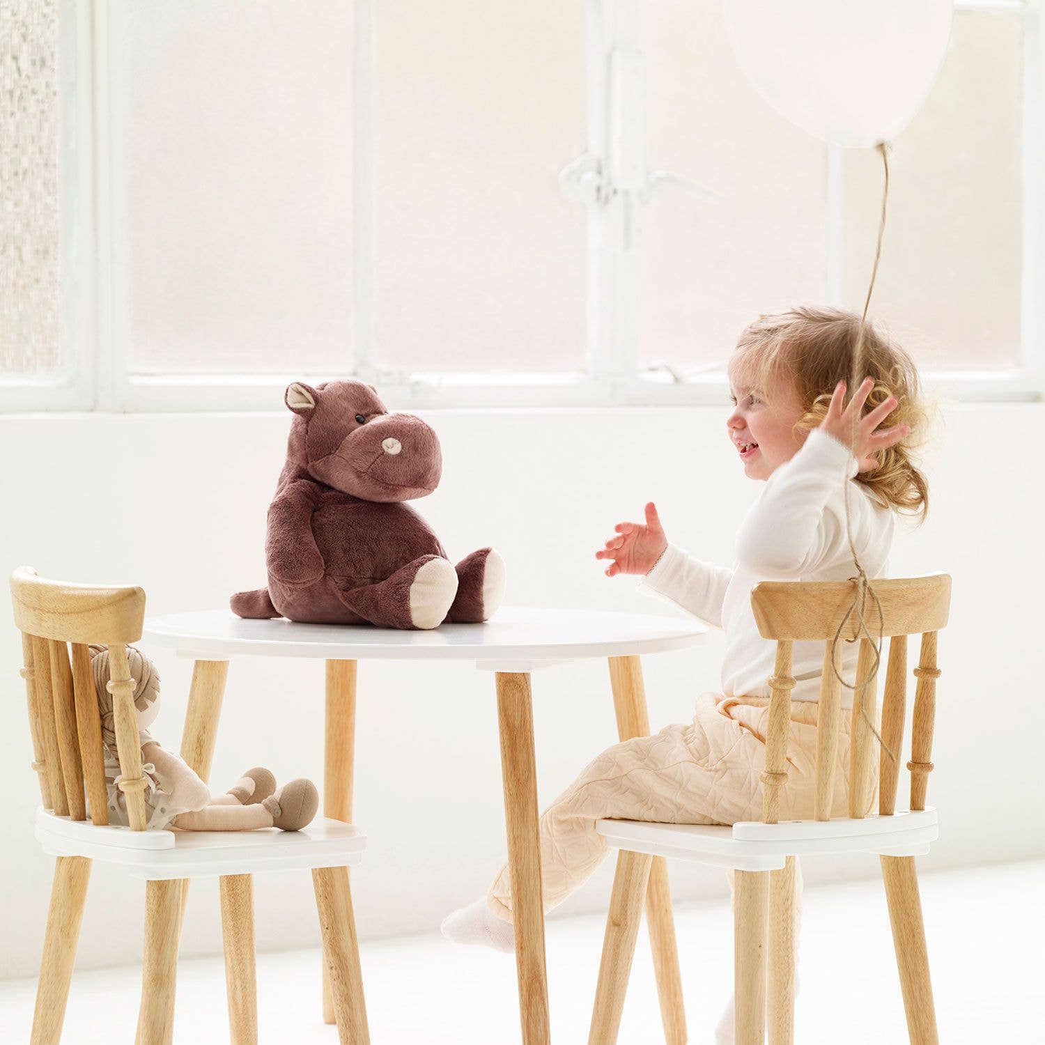 Table et deux chaises - Jeu Montessori enfant ( 3 ans 6 ans ) - myplayground