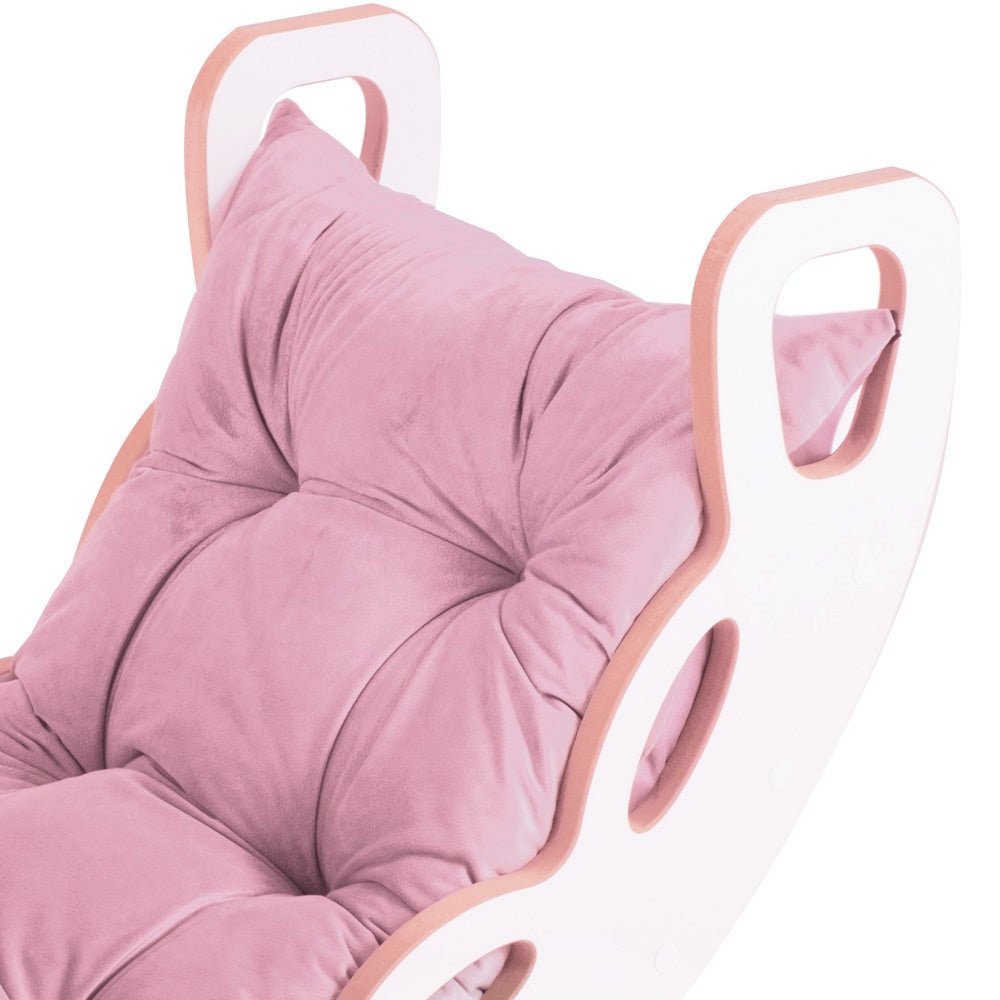 Bascule 4 en 1 - bois blanc, avec mur d’escalade, toboggan et coussin en velours rose, motricité - Plush nest - myplayground