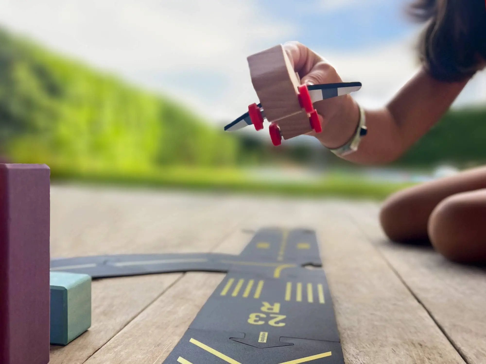 Runway - Kit aéroportuaire flexible by Waytoplay Toys - The Netherlands