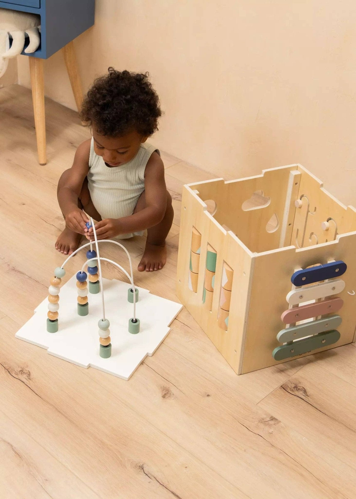 Cube d'activités en bois - Coco Village by Coco Village