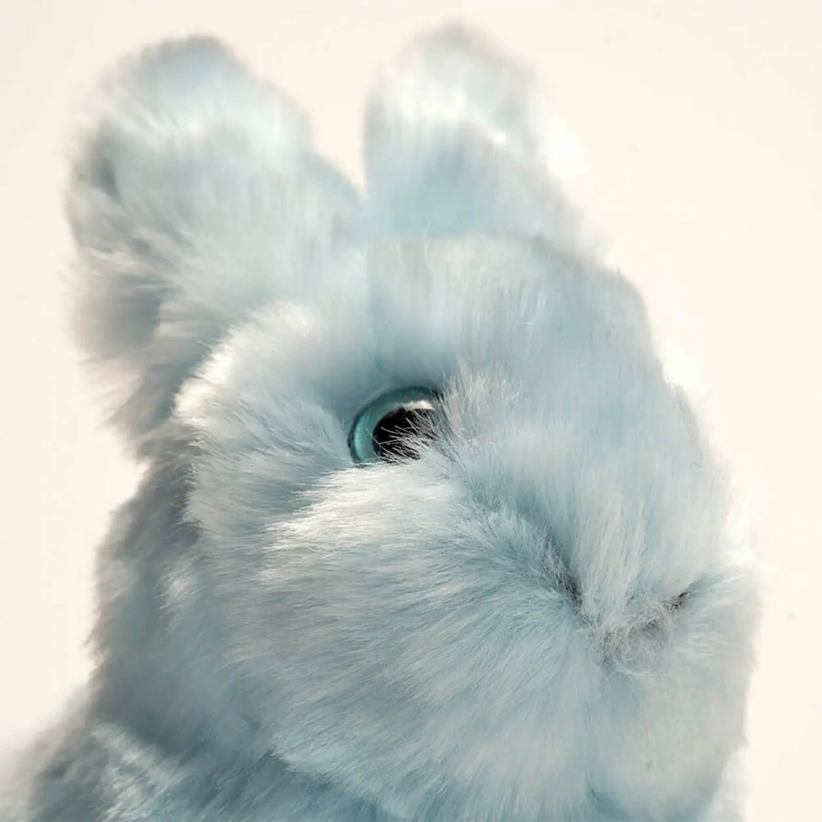 Ma peluche Lapin Léon - La Pelucherie by La Pelucherie