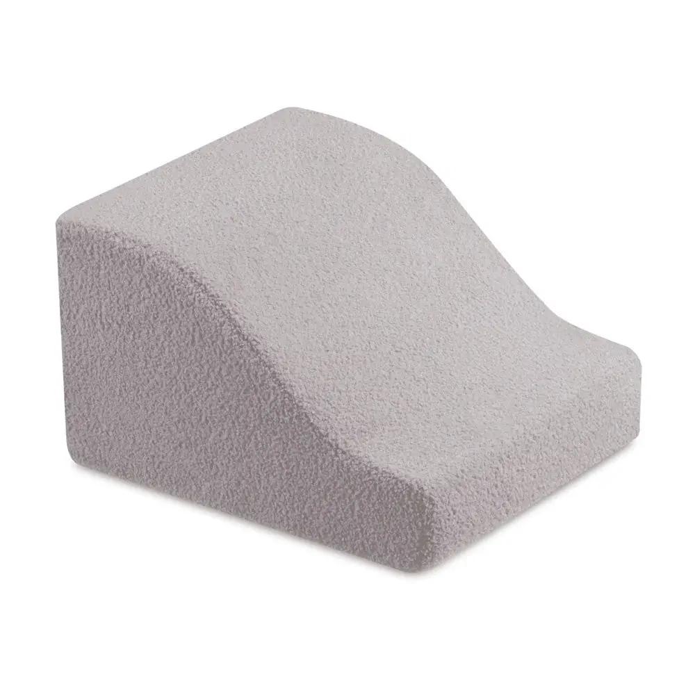 Château de terrain de jeu avec piscine +150 balles (perle, argent) – Peau de mouton grise –Plush Nest by Misioo