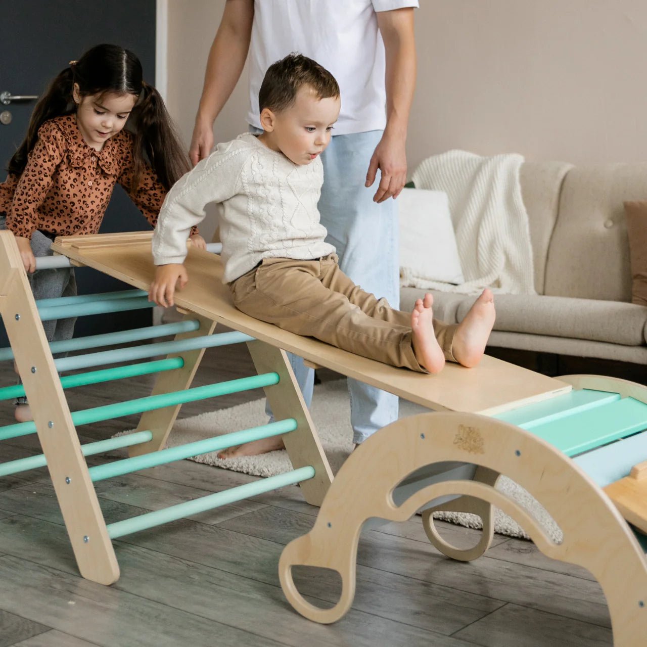 Ensemble triangle pikler + planche + bascule d’équilibre - menthe, bois Natura, 12 à 18 mois - BusyKids - myplayground