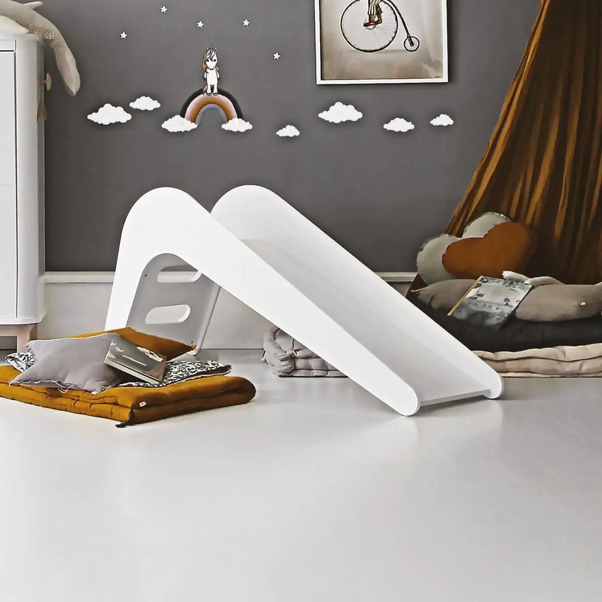 Toboggan En Bois Pour Intérieur Pour Enfants Sûr Et Amusant Idéal Pour Salon Maison Et Chambre by Jupiduu - Designed for Kids