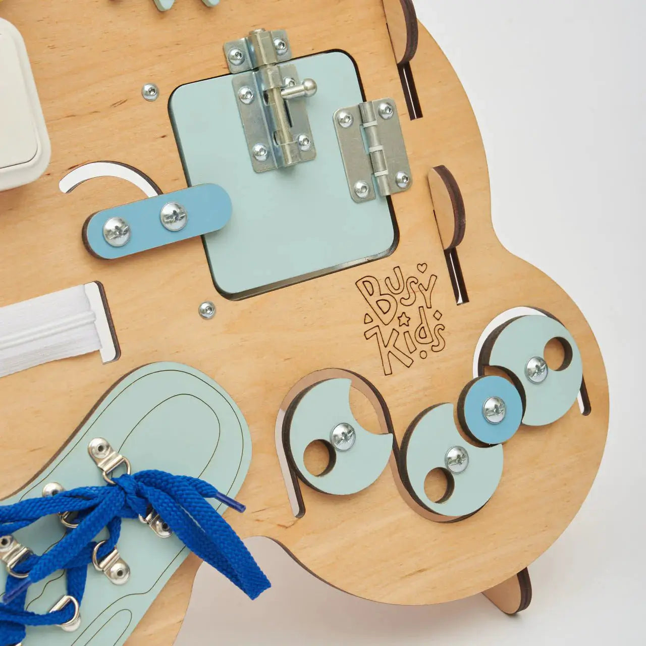 Busy Board « Ourson Curieux » - Bois Natura, 12 mois - BusyKids by BusyKids