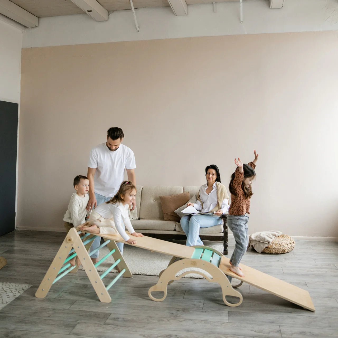 Ensemble triangle pikler + 2 Planches à Double Face + Bascule d’Équilibre - Menthe, bois natura, 12 à 18 mois - BusyKids - myplayground