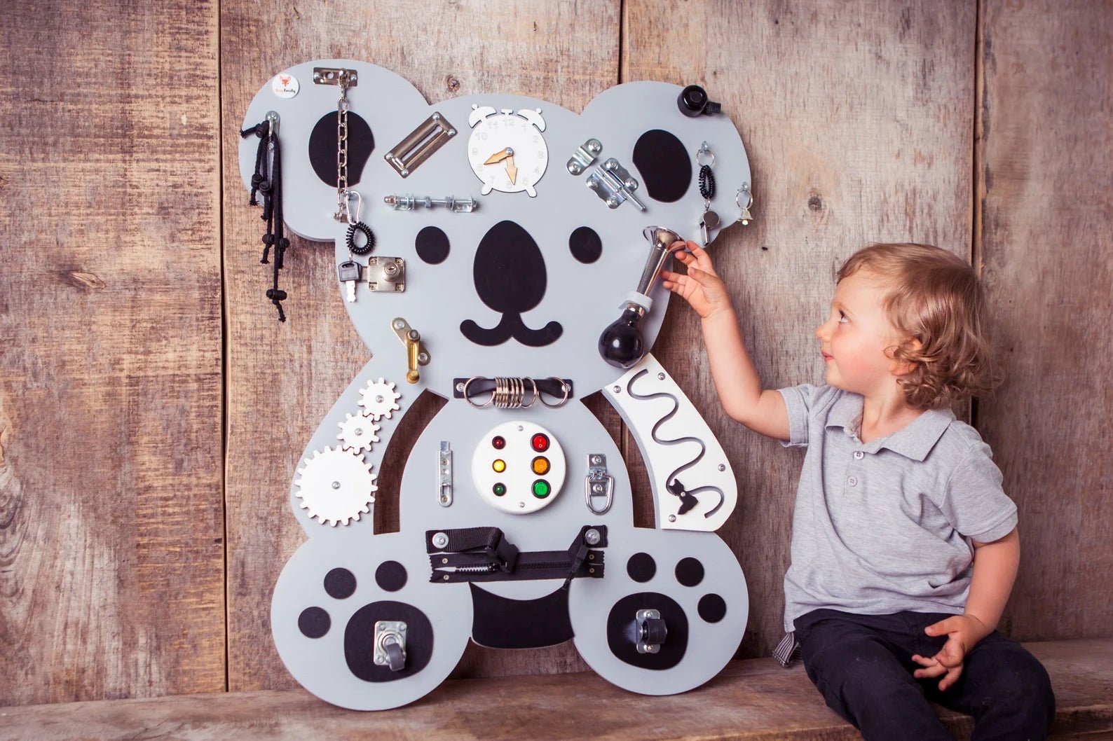 Koala Gris Busy board grise Koala - Planche sensorielle - Jeu de motricite fine pour enfant (3 ans et +) - myplayground
