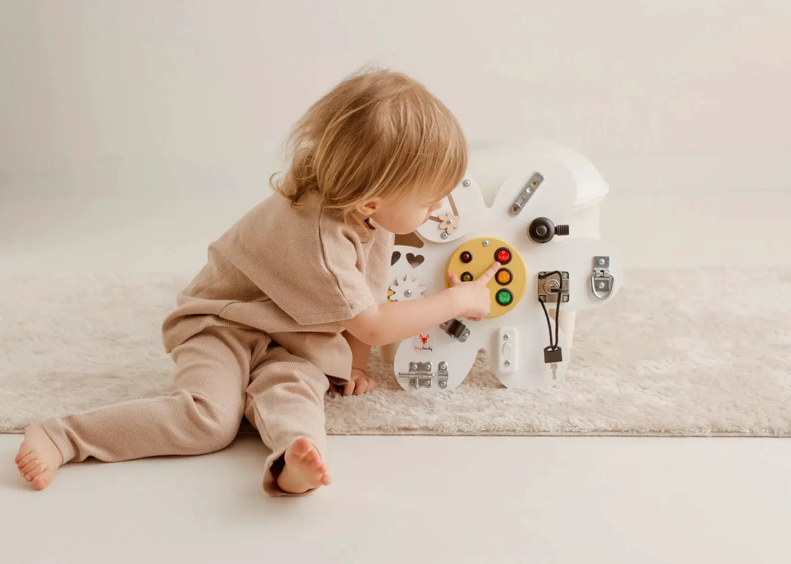 Fleur DAISY Busy board - Planche sensorielle - Jeu de motricite fine pour enfant (3 ans et +) by FoxyFamily