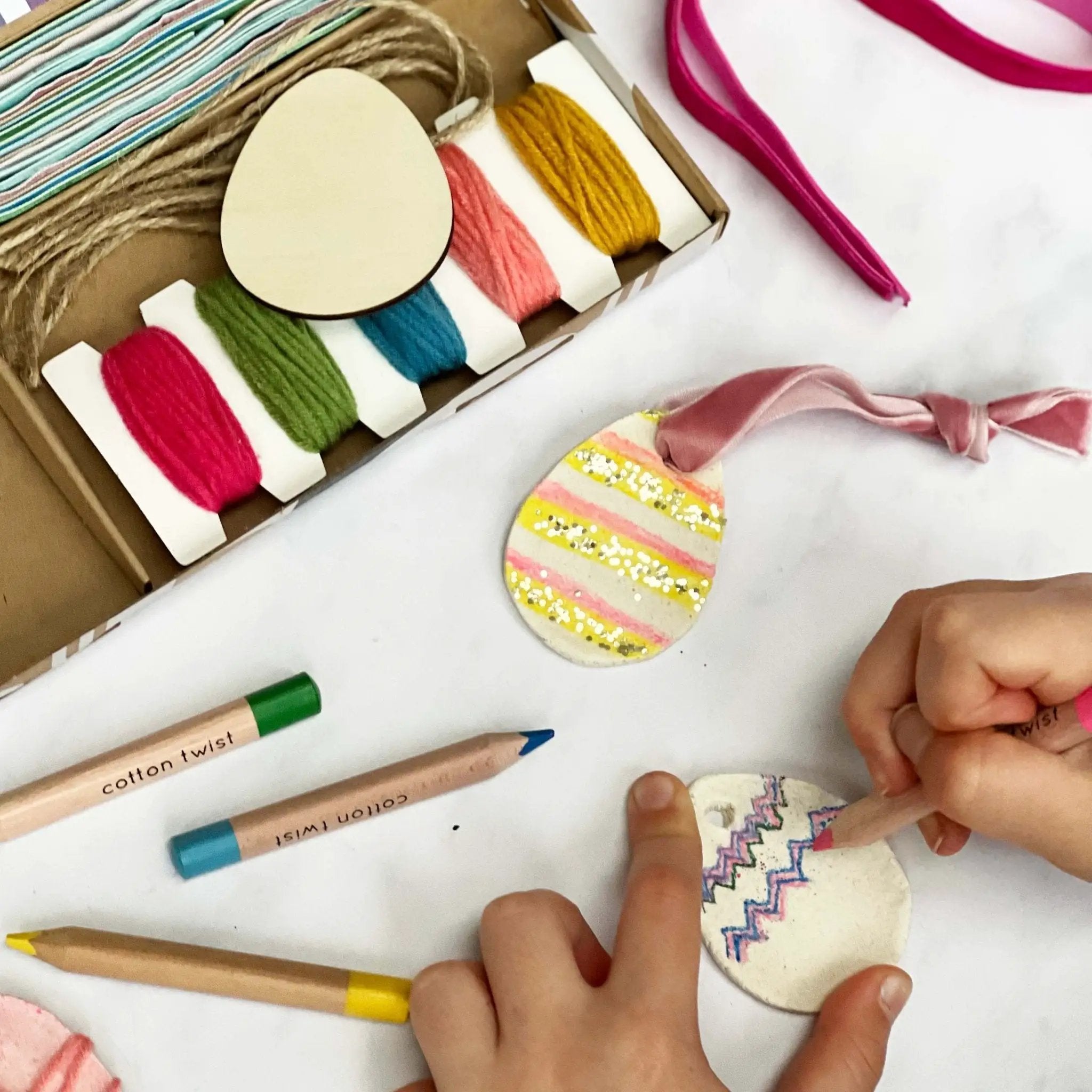 Kit de décoration en pâte à sel de Pâques by Cotton Twist