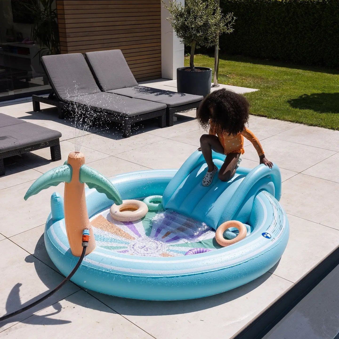 Piscine de jeu arc - en - ciel - multicolore - Swim Essentials - myplayground
