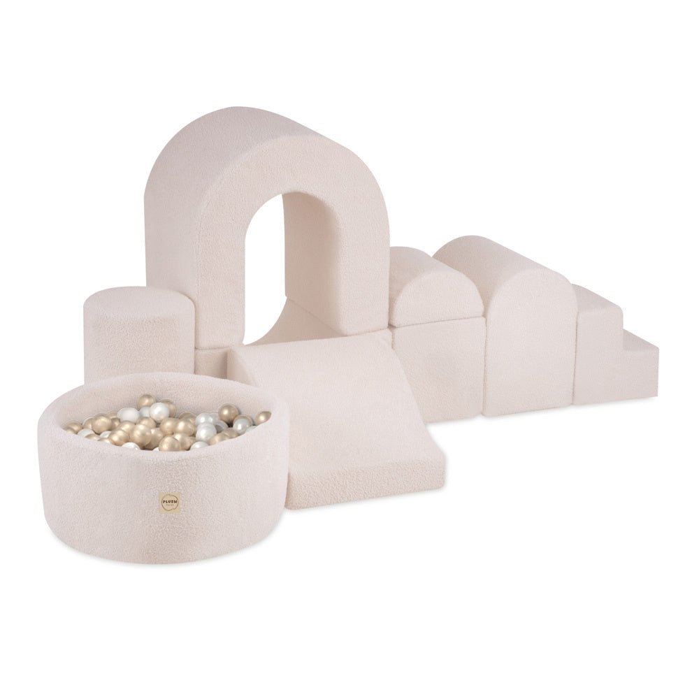 Château de terrain de jeu avec piscine +150 balles (perle, or) – Peau de mouton crème – Plush Nest - myplayground