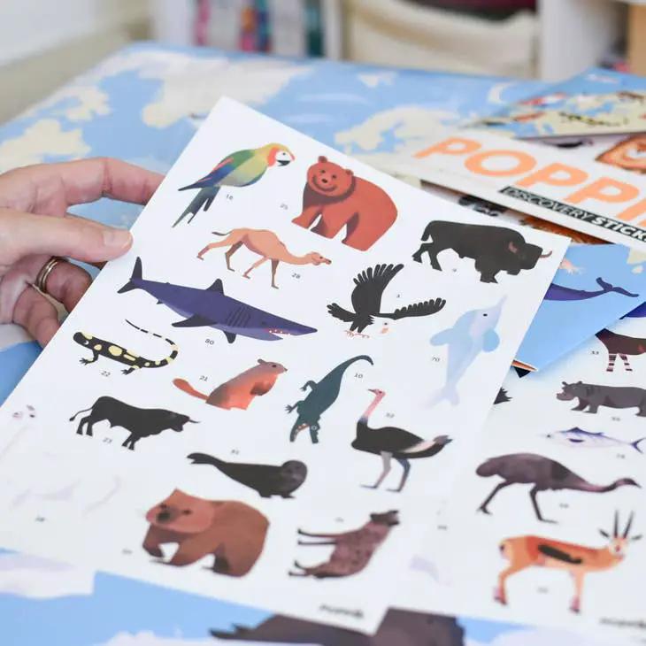 Les animaux du monde - Poster en stickers - Discovery 5+ by POPPIK
