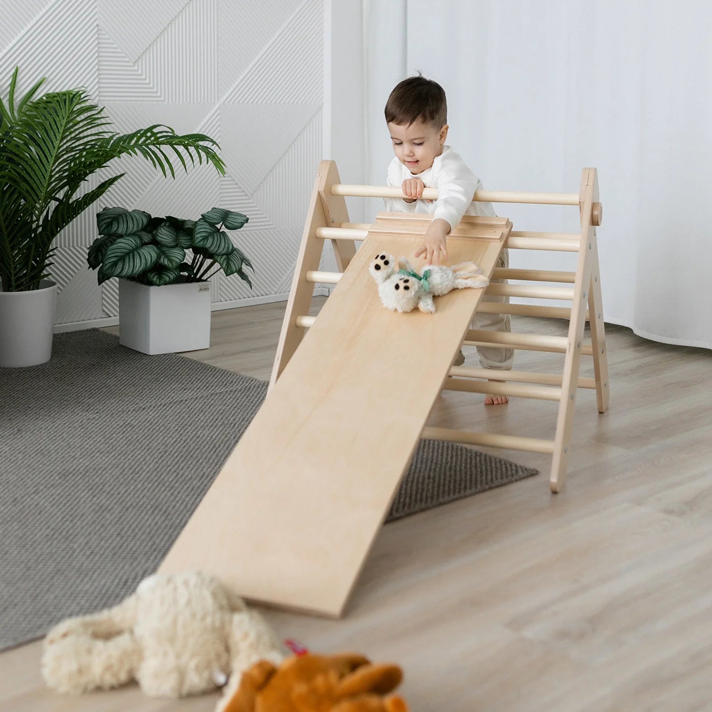 BusyKids - Ensemble Triangle de Motricité Pikler et Planche à Double Face Couleur Nature - Bois Natura - 12 à 18 mois  BusyKids BusyKids - Ensemble Triangle de Motricité Pikler et Planche à Double Face Couleur Nature - Bois Natura - 12 à 18 mois myplayground