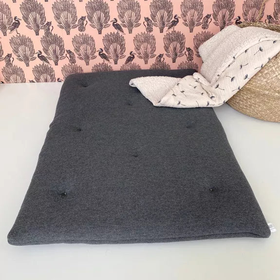 Tapis d'Éveil Jersey - Gris Foncé - Jacky And Family  Jacky And Family Tapis d'Éveil Jersey - Gris Foncé - Jacky And Family myplayground