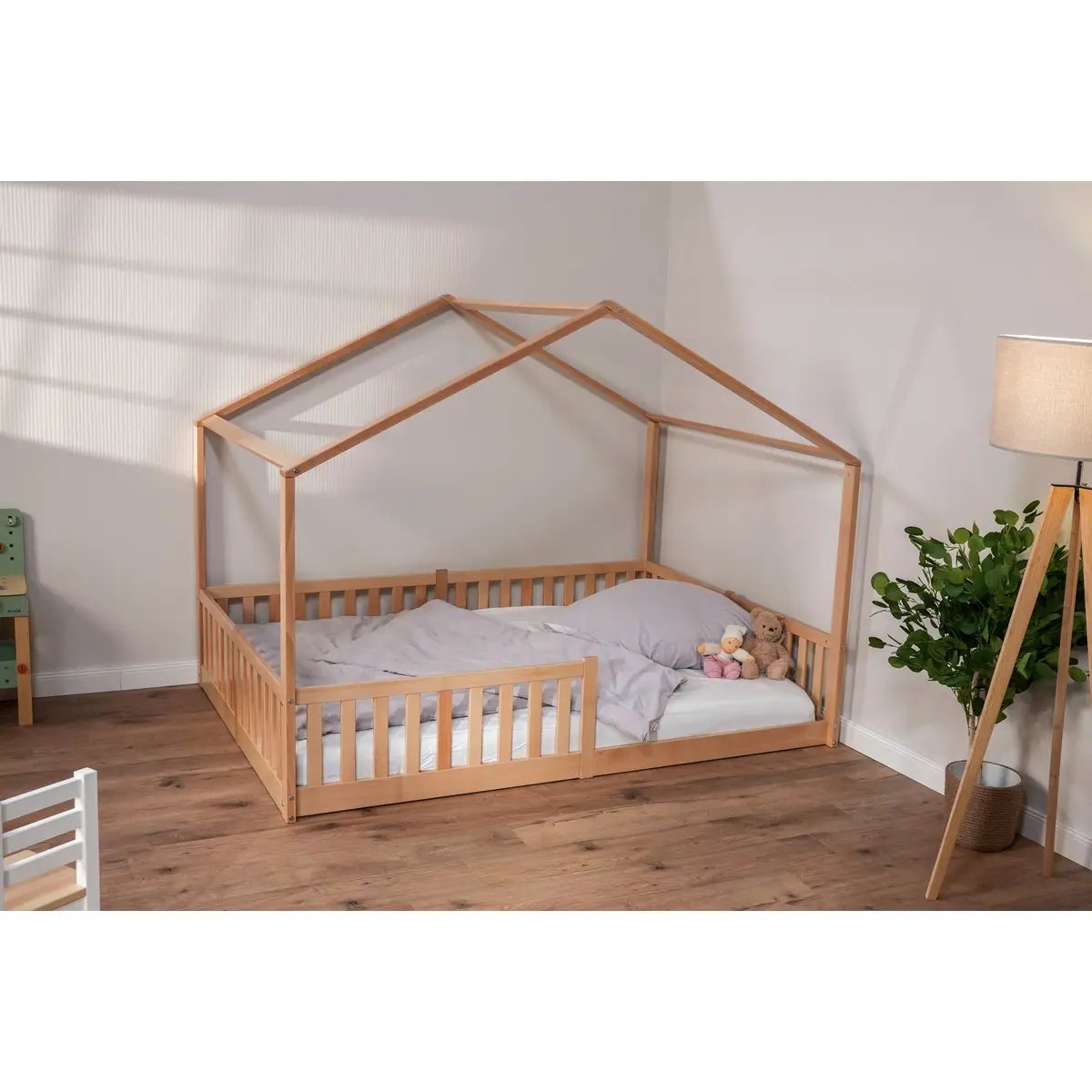 Lit cabane au sol Enno 90x200 cm, hêtre naturel – tiSsi – vue 4