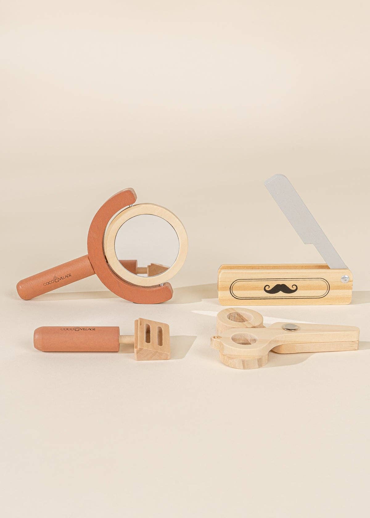 Ensemble de coiffeur en bois  Coco Village Ensemble de coiffeur en bois myplayground