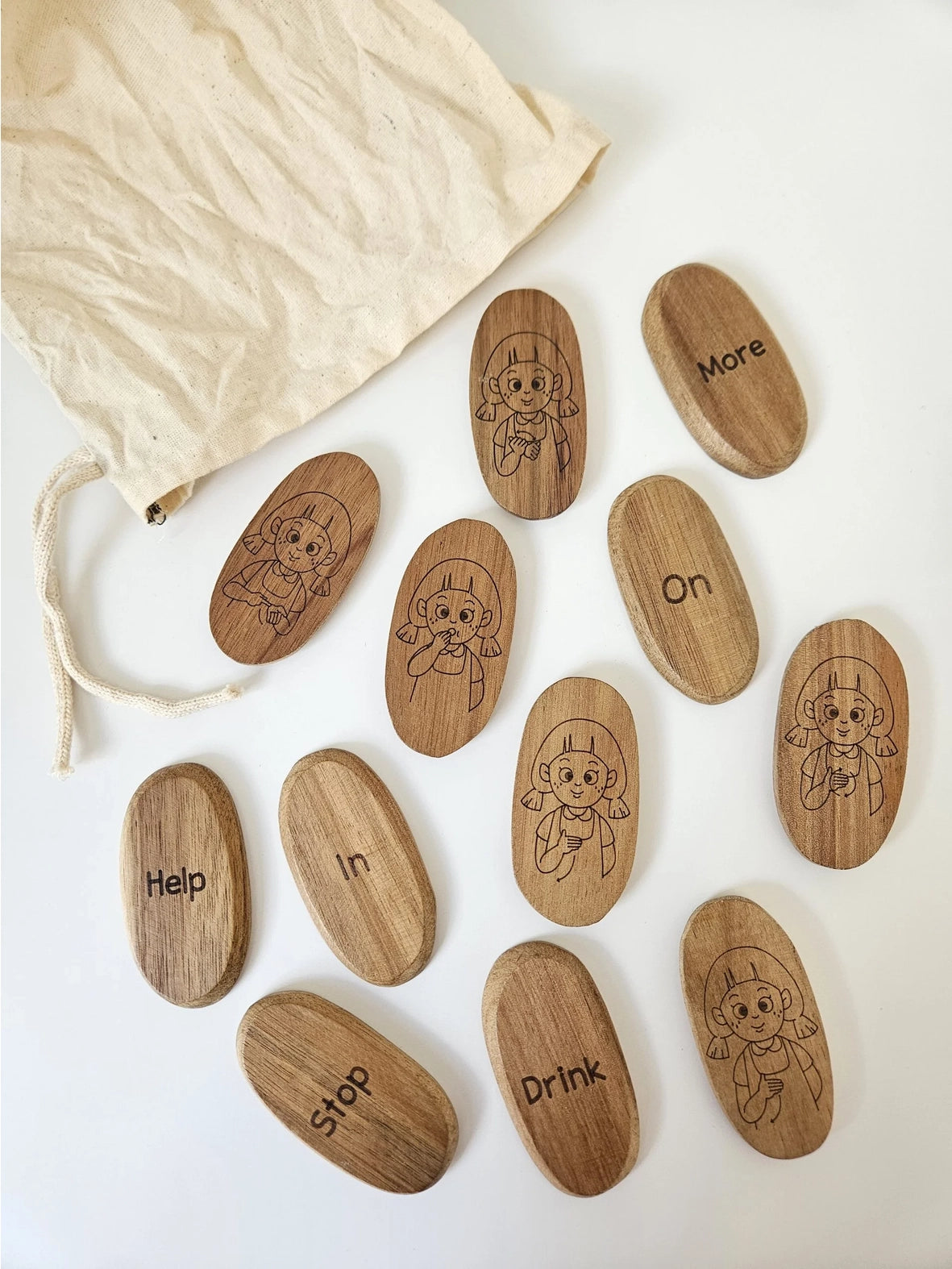 Ensemble de 12 mots de base en langage des signes  QToys USA Ensemble de 12 mots de base en langage des signes myplayground