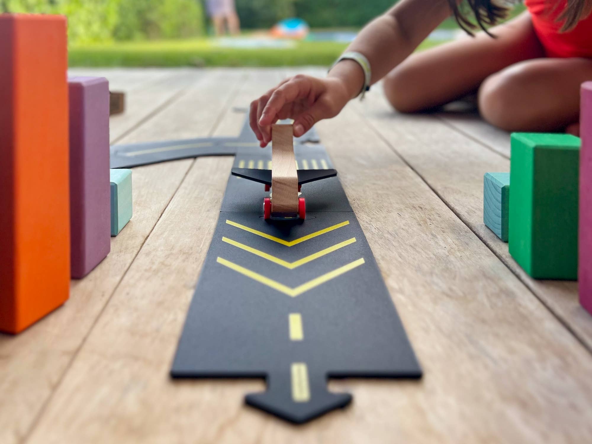 Runway - Kit aéroportuaire flexible  Waytoplay Toys - The Netherlands Runway - Kit aéroportuaire flexible myplayground