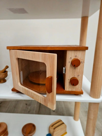 Four à micro-ondes en bois