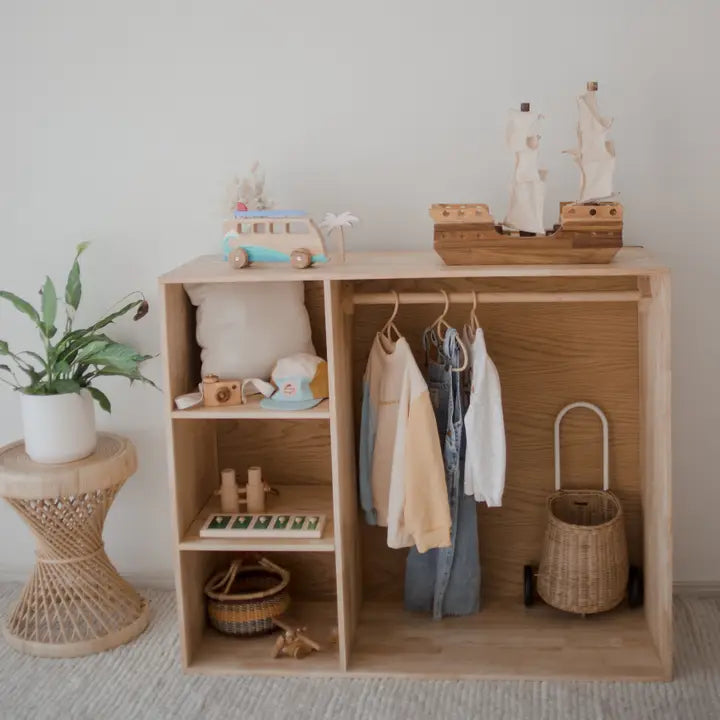 Armoire Inspirée de Montessori - Jeu Éducatif  QToys USA Armoire Inspirée de Montessori - Jeu Éducatif myplayground