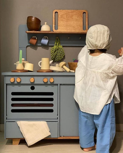 Cuisine en bois bleu poussiereux - Jeu educatif pour enfant