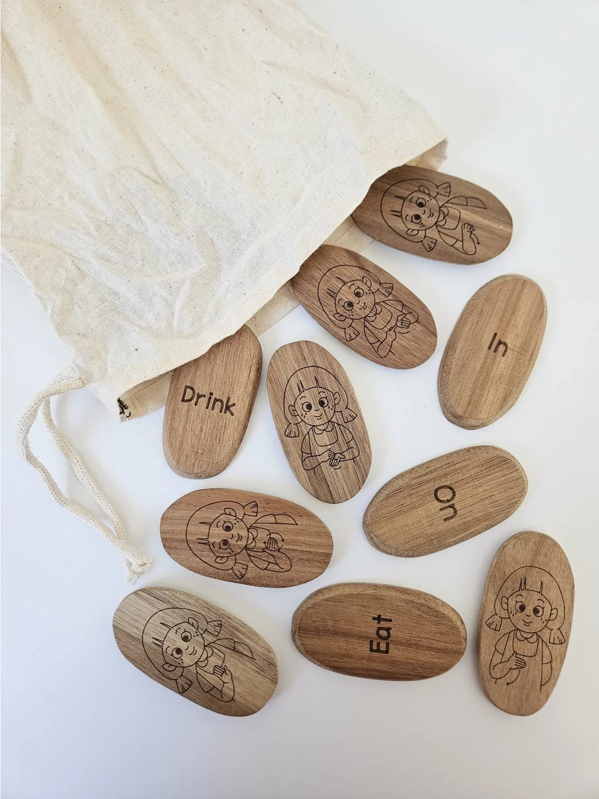Ensemble de 12 mots de base en langage des signes  QToys USA Ensemble de 12 mots de base en langage des signes myplayground