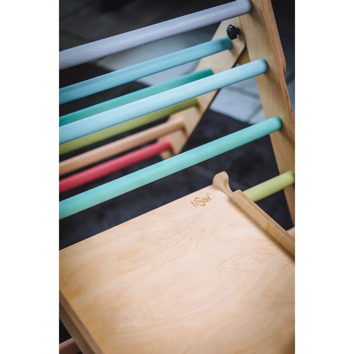 Toboggan avec nuages d'escalade pastel multicolores – tiSsi – vue 5