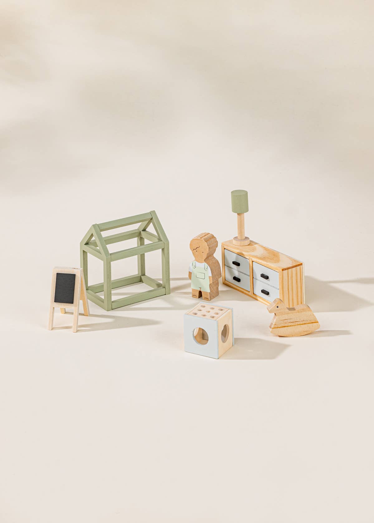Meubles et accessoires de chambre d'enfant en bois pour maison de poupée (7 pièces)  Coco Village Meubles et accessoires de chambre d'enfant en bois pour maison de poupée (7 pièces) myplayground