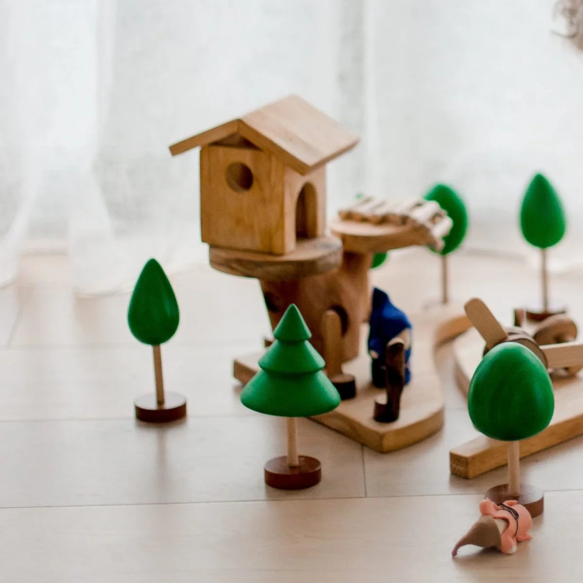 Set de jeu en bois pour arbres  QToys USA Set de jeu en bois pour arbres myplayground