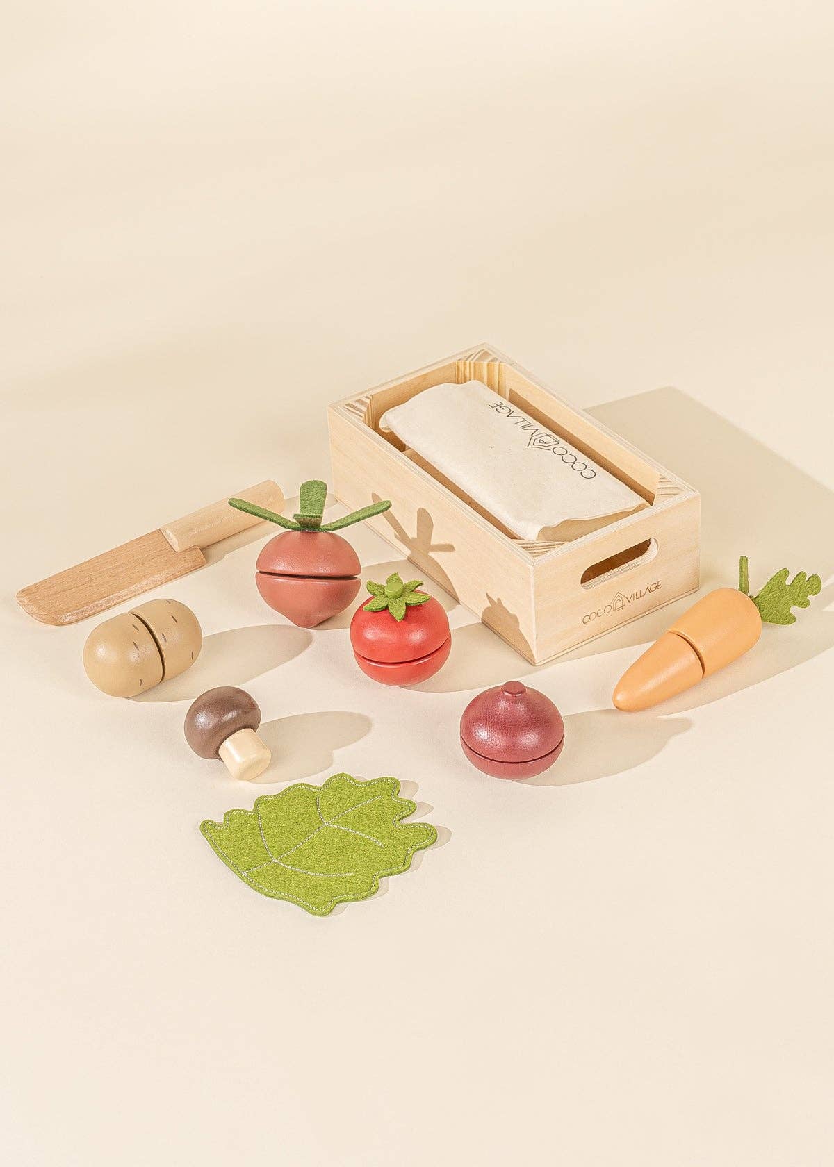Set de jeu de légumes en bois  Coco Village Set de jeu de légumes en bois myplayground