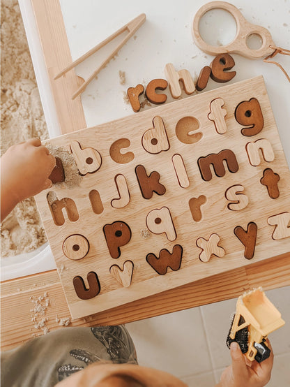 Ensemble de nombres naturels et d'alphabets