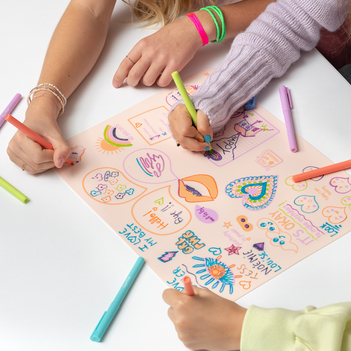 Set de bureau "feelgood" pour adolescentes  SuperPetit Set de bureau "feelgood" pour adolescentes myplayground